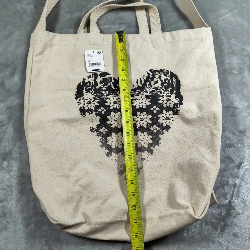 Free People Totebag Black Ivory Going Places‎ Heart Flowers Zip Shoulder Bag New